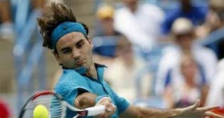 Federer, Murray, Nadal advance while Roddick ousted